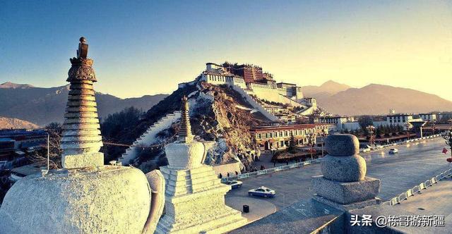 如何评价西藏和新疆旅游的不同感受？