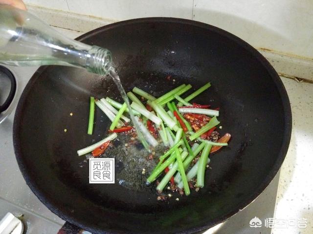 自己在家里怎么做西芹好吃？