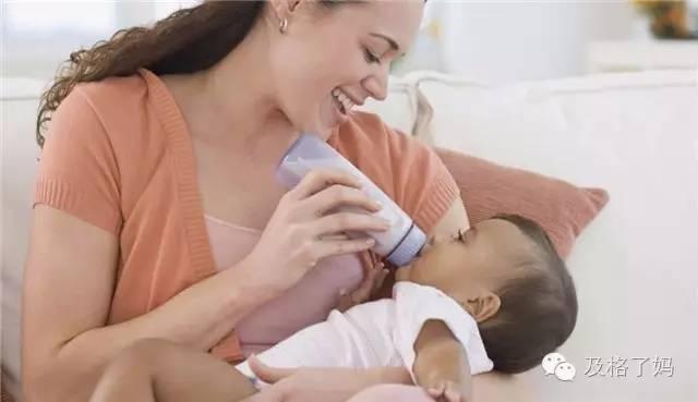 从母乳转变到喂奶粉，有什么好的方法？